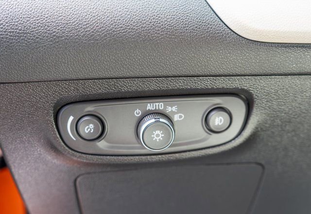 Used 2023 Buick Encore GX Preferred w/ Cold Weather Comfort Package FWD image 21