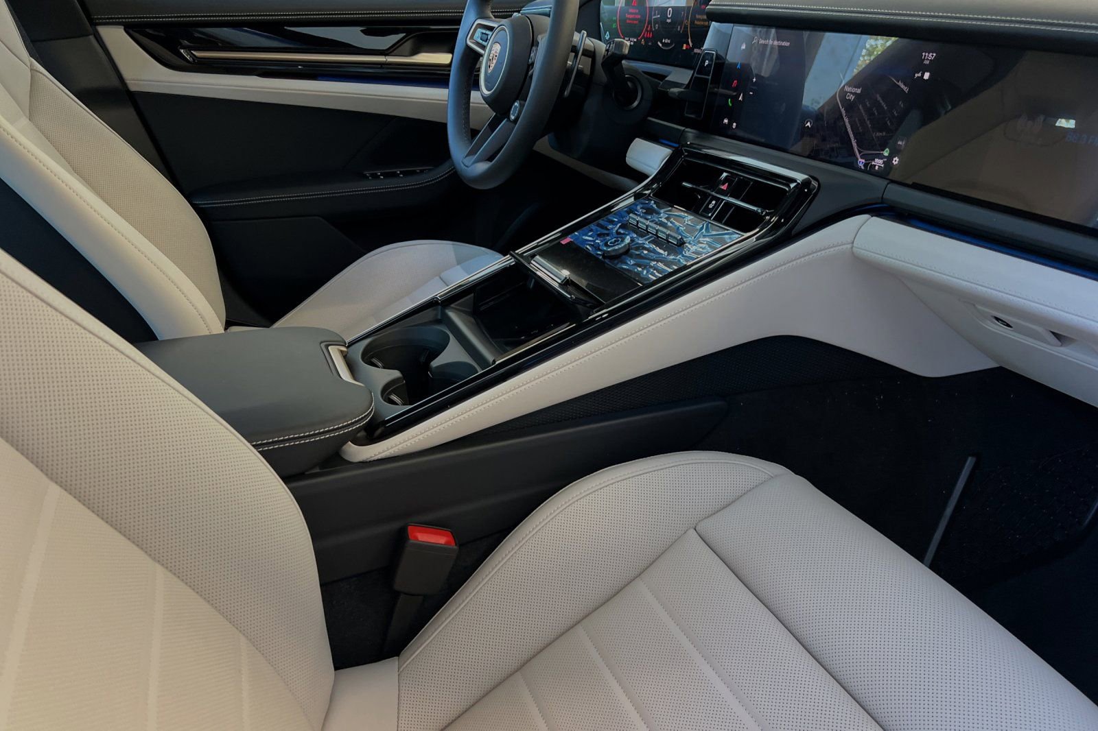 Used 2024 Porsche Panamera 4 image 18