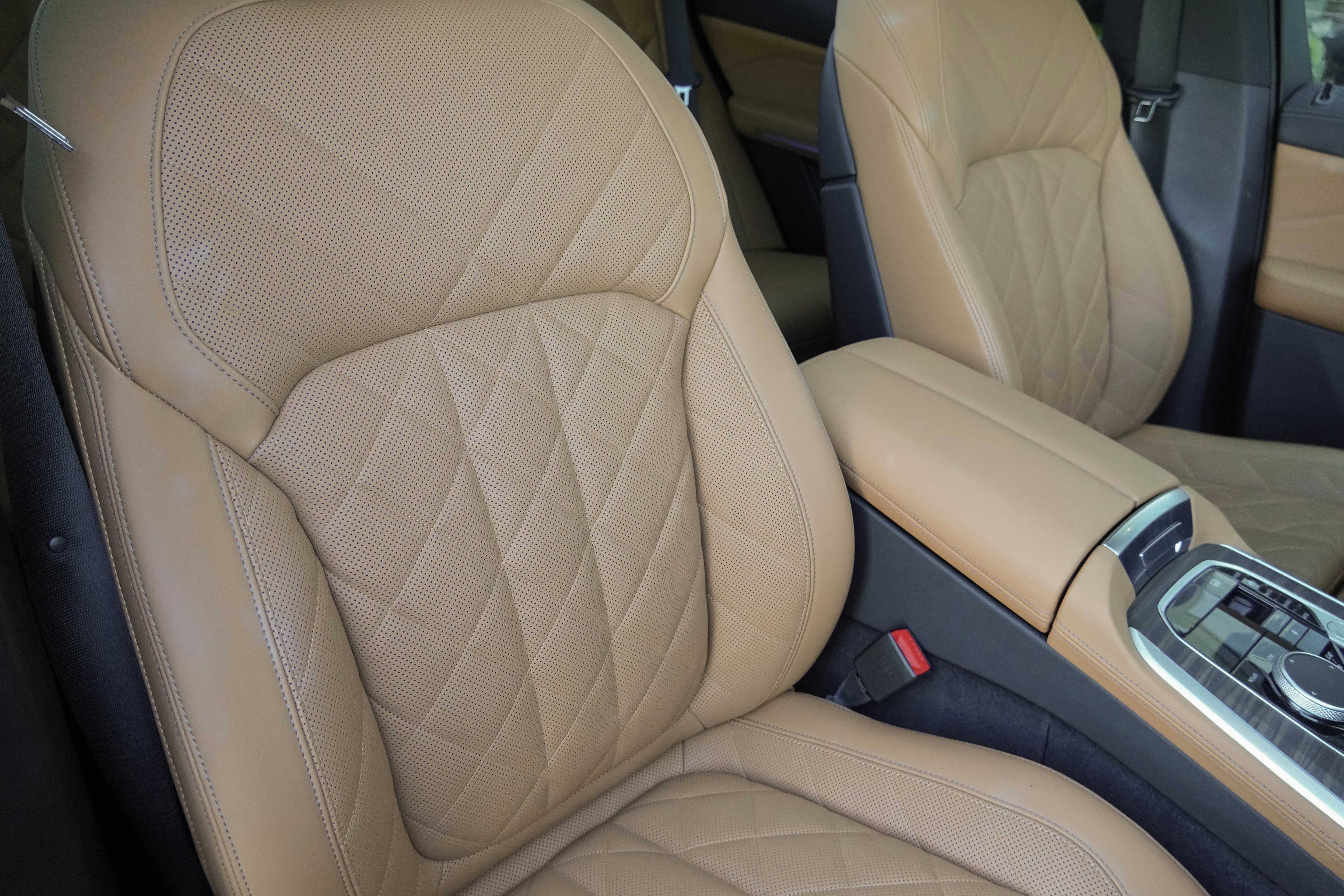 Certified 2025 BMW X5 xDrive40i w/ Climate Comfort Package image 13