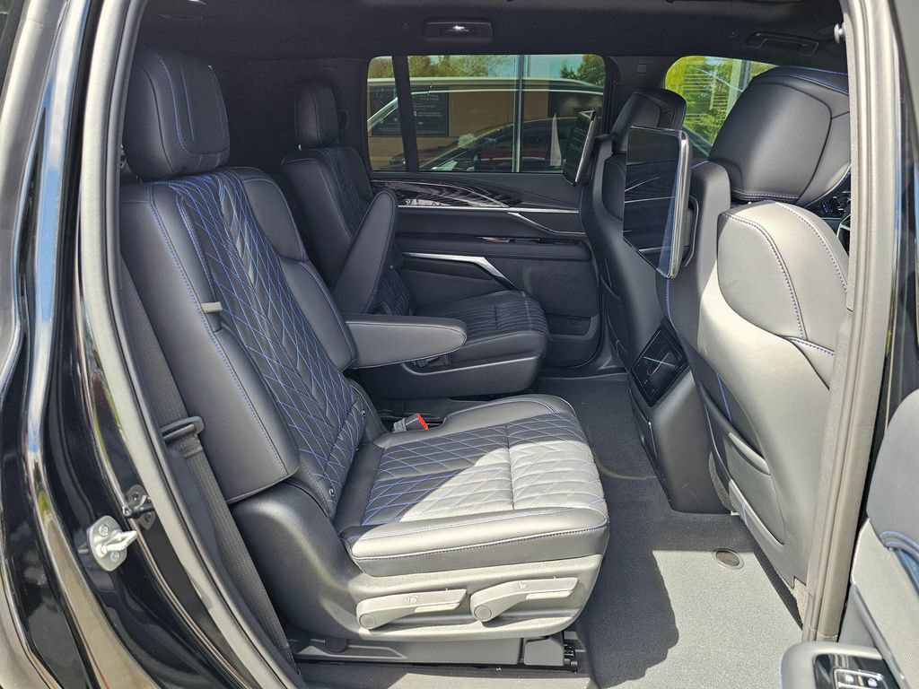 Used 2026 Cadillac Escalade IQL Luxury AWD/4WD image 12