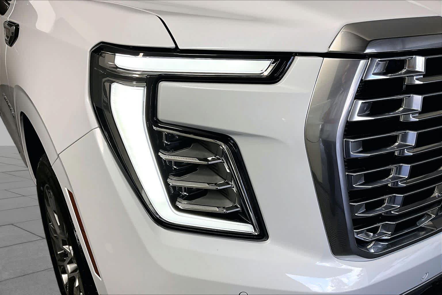 Certified 2026 GMC Yukon XL Denali w/ Sun & Power Step Package AWD/4WD image 27