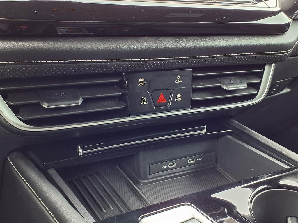 Used 2025 Volkswagen Atlas Cross Sport SE image 12