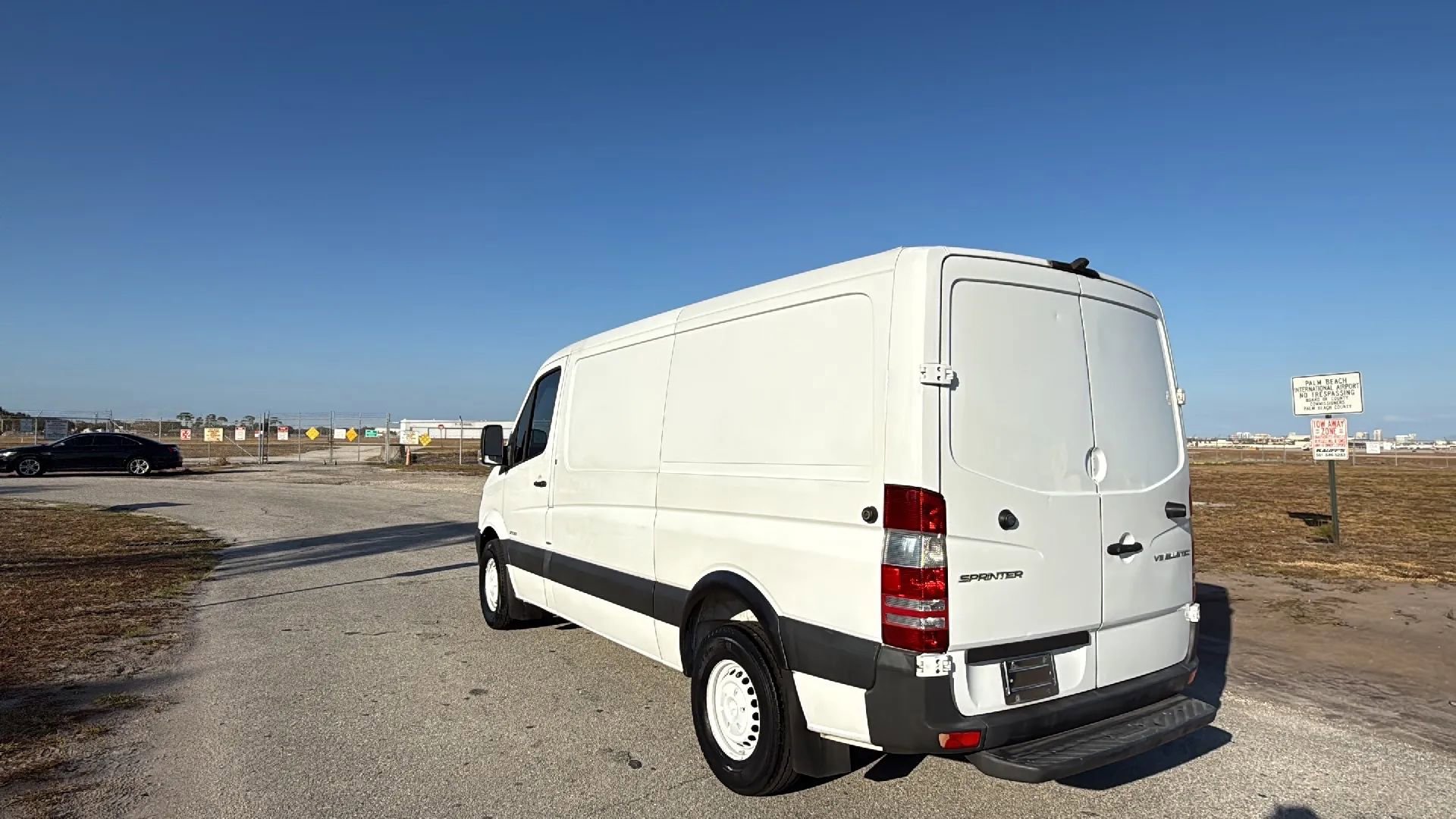 Used 2015 Mercedes-Benz Sprinter 2500 image 4