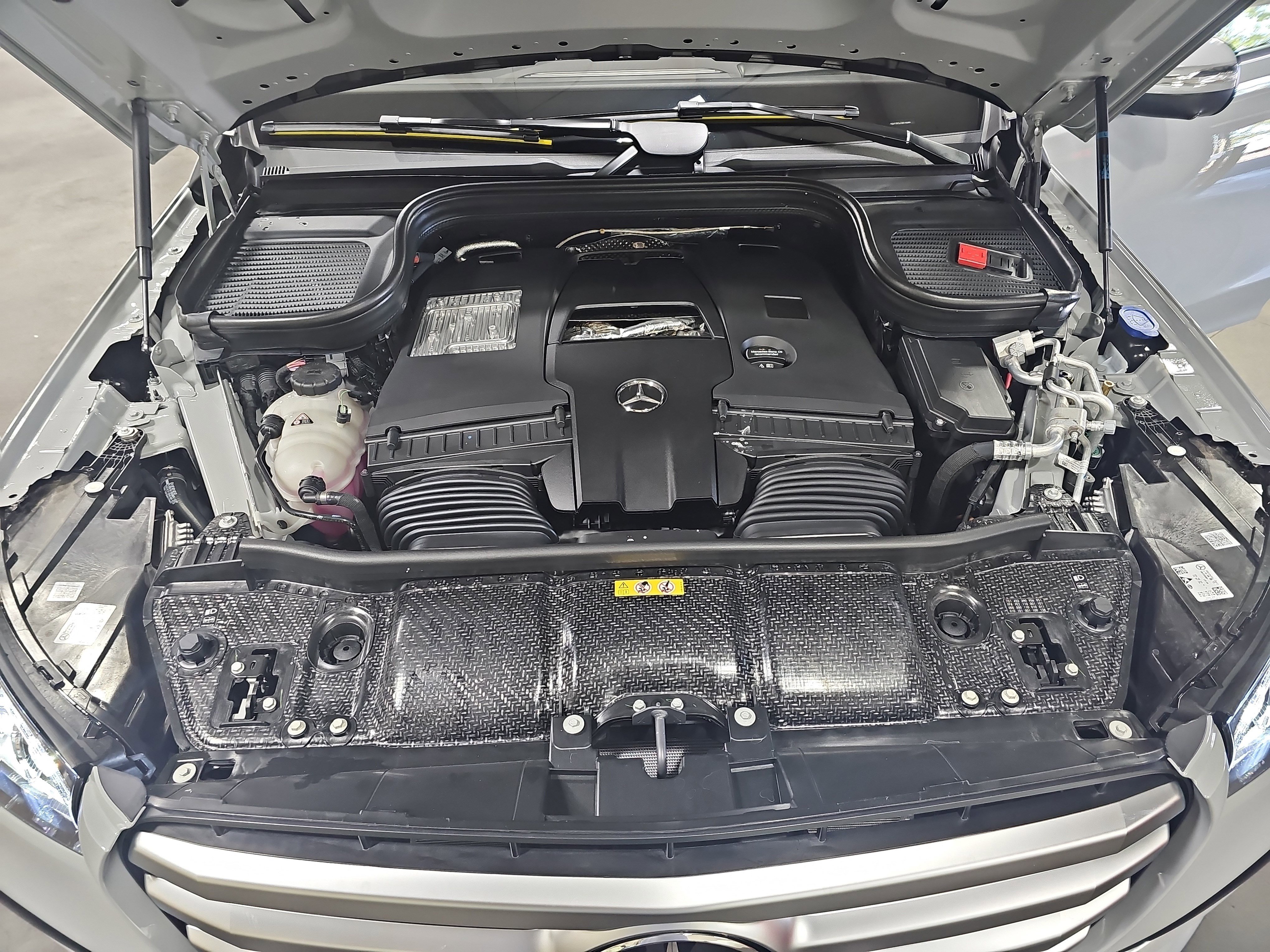 New 2026 Mercedes-Benz GLS 580 4MATIC image 33