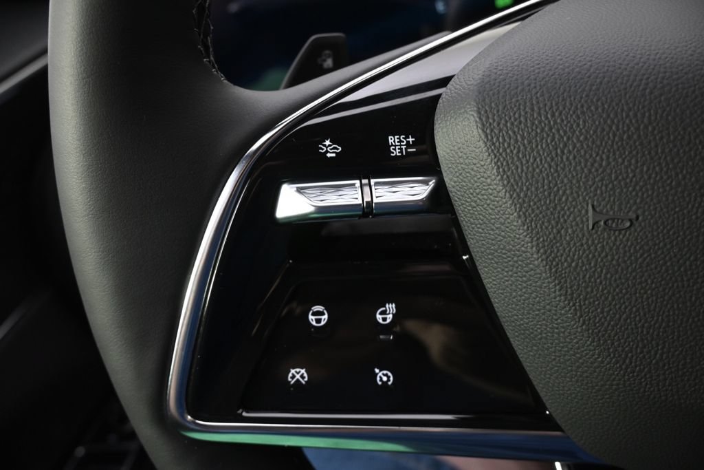 New 2026 Cadillac Lyriq Premium Sport w/ LPO, Floor Liner Package AWD/4WD image 33