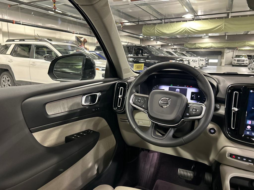 Used 2023 Volvo XC40 B5 Plus w/ Driver Assist Package AWD/4WD image 23