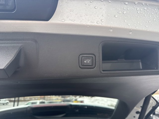 Used 2022 GMC Terrain SLE w/ Driver Convenience Package image 14