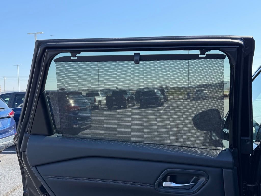 Used 2024 Nissan Rogue SL w/ SL Premium Package image 16