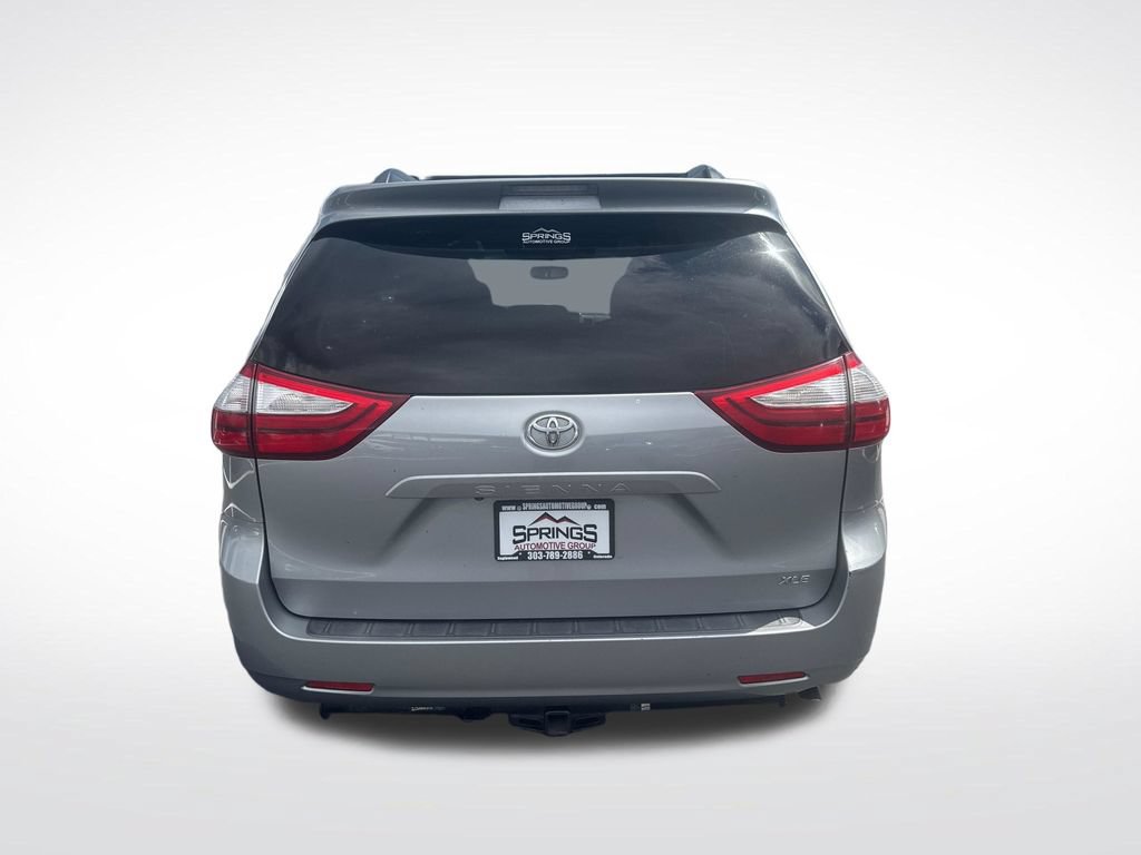Used 2015 Toyota Sienna XLE FWD image 4