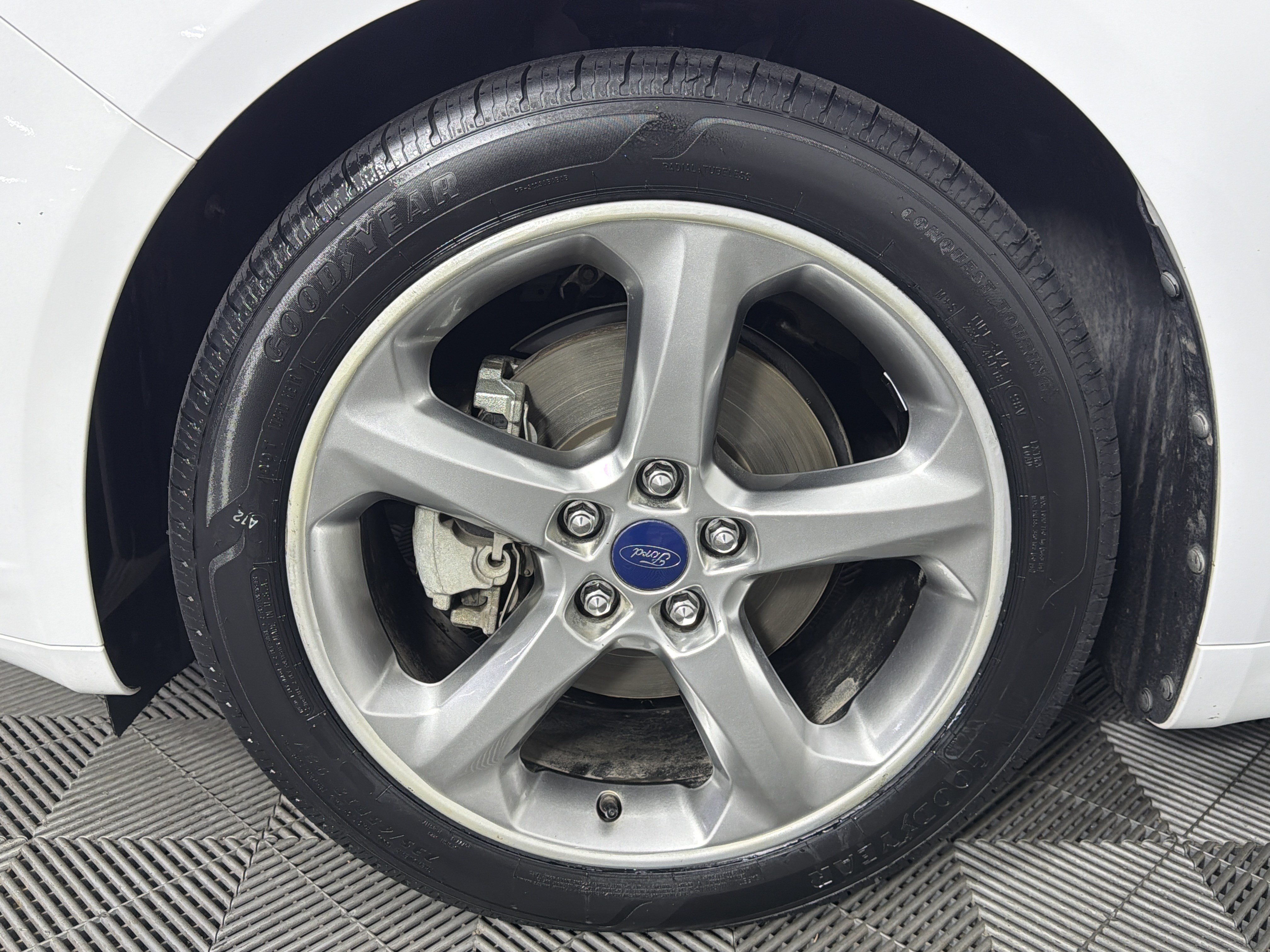 Used 2013 Ford Fusion SE FWD image 10