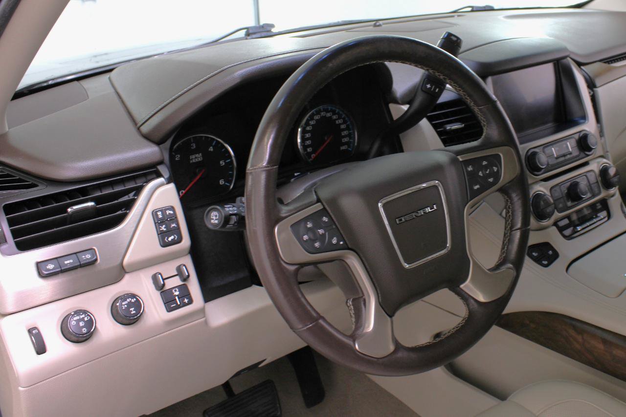 Used 2019 GMC Yukon XL Denali w/ Denali Ultimate Package AWD/4WD image 34