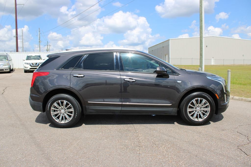 Used 2017 Cadillac XT5 Luxury w/ Driver Awareness Package image 16