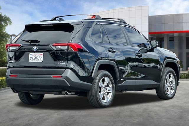 Certified 2024 Toyota RAV4 LE AWD/4WD image 5