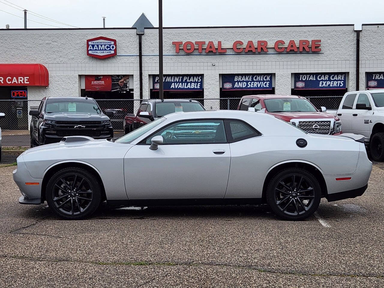 Used 2022 Dodge Challenger GT w/ Blacktop Package AWD/4WD image 2