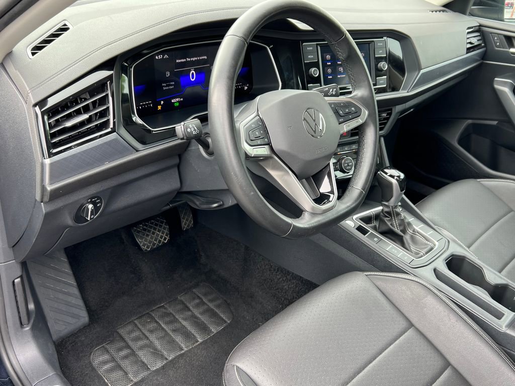 Used 2024 Volkswagen Jetta SE FWD image 18