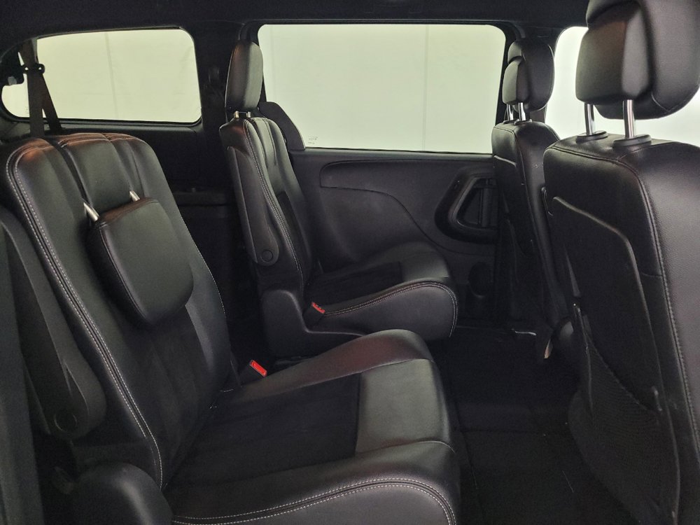 Used 2016 Dodge Grand Caravan SXT FWD image 19