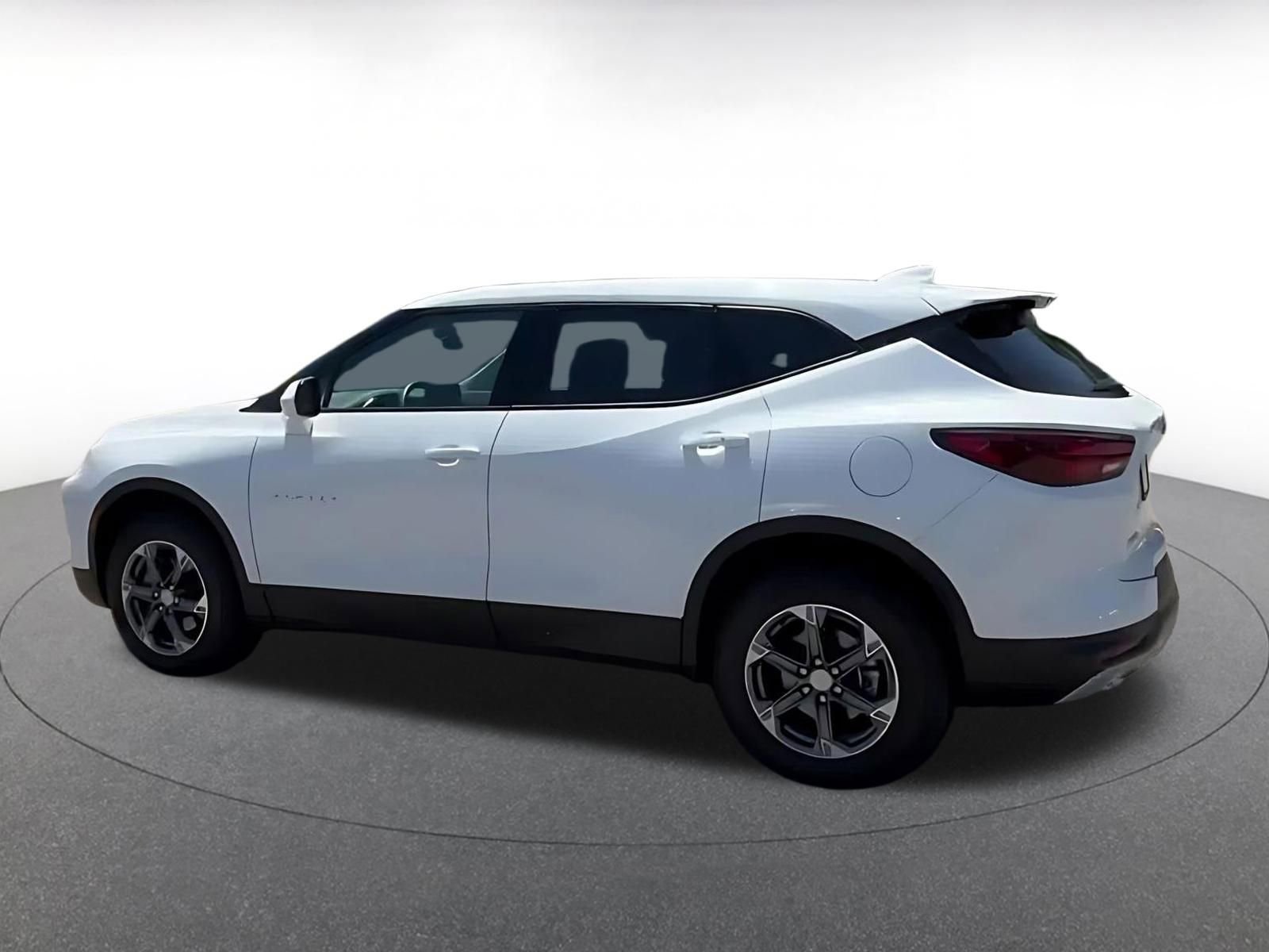 Used 2025 Chevrolet Blazer LT FWD image 10