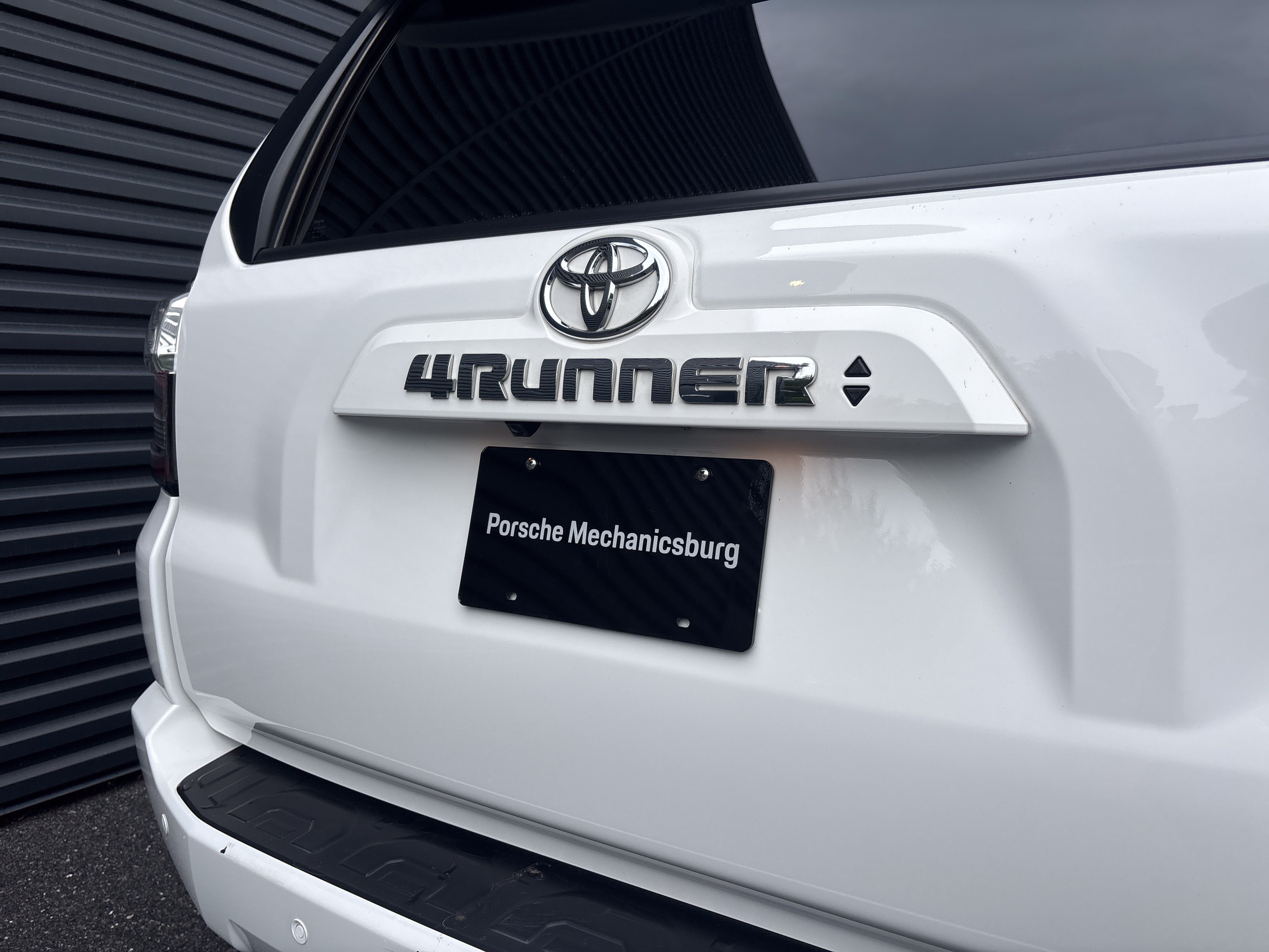 Used 2020 Toyota 4Runner SR5 Premium w/ Moonroof Package AWD/4WD image 24
