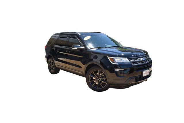 Used 2018 Ford Explorer XLT w/ Equipment Group 202A FWD image 2