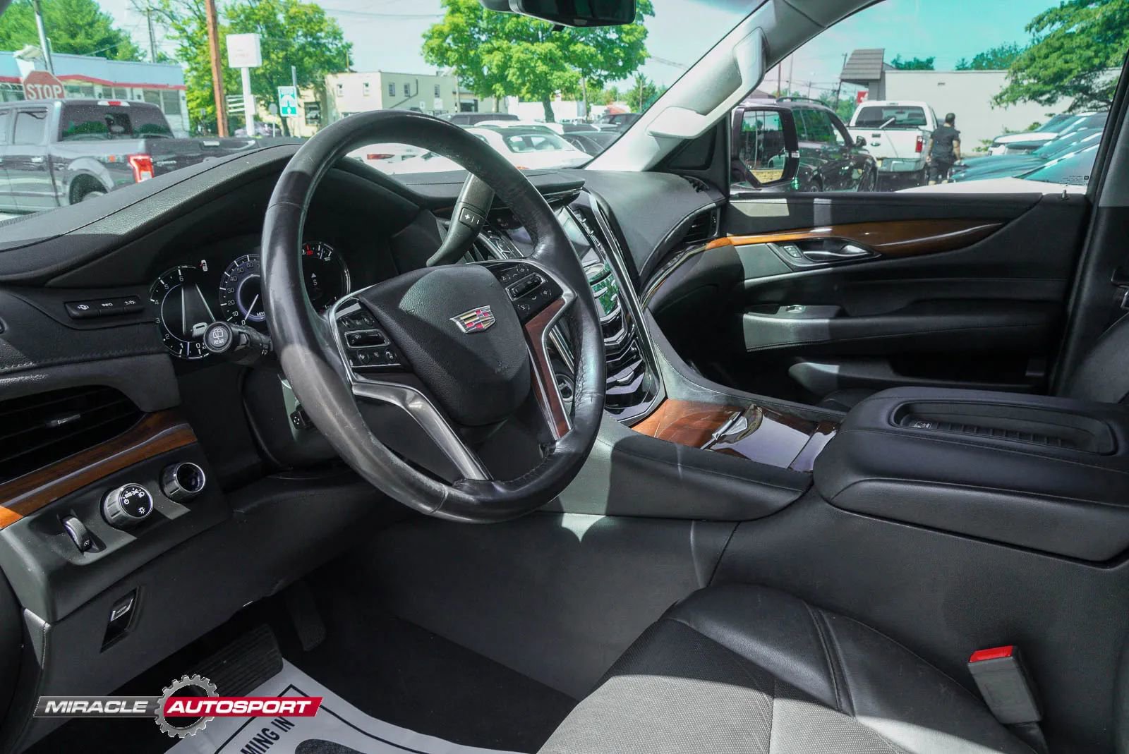 Used 2018 Cadillac Escalade ESV Premium Luxury AWD/4WD image 21