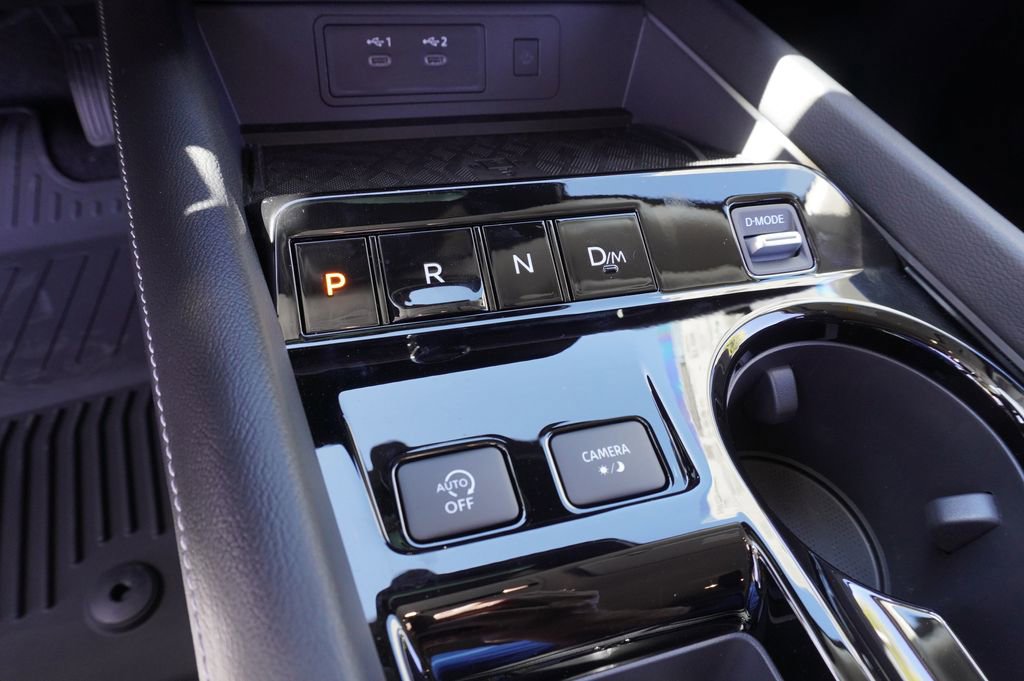 Certified 2025 Nissan Murano SV FWD image 18