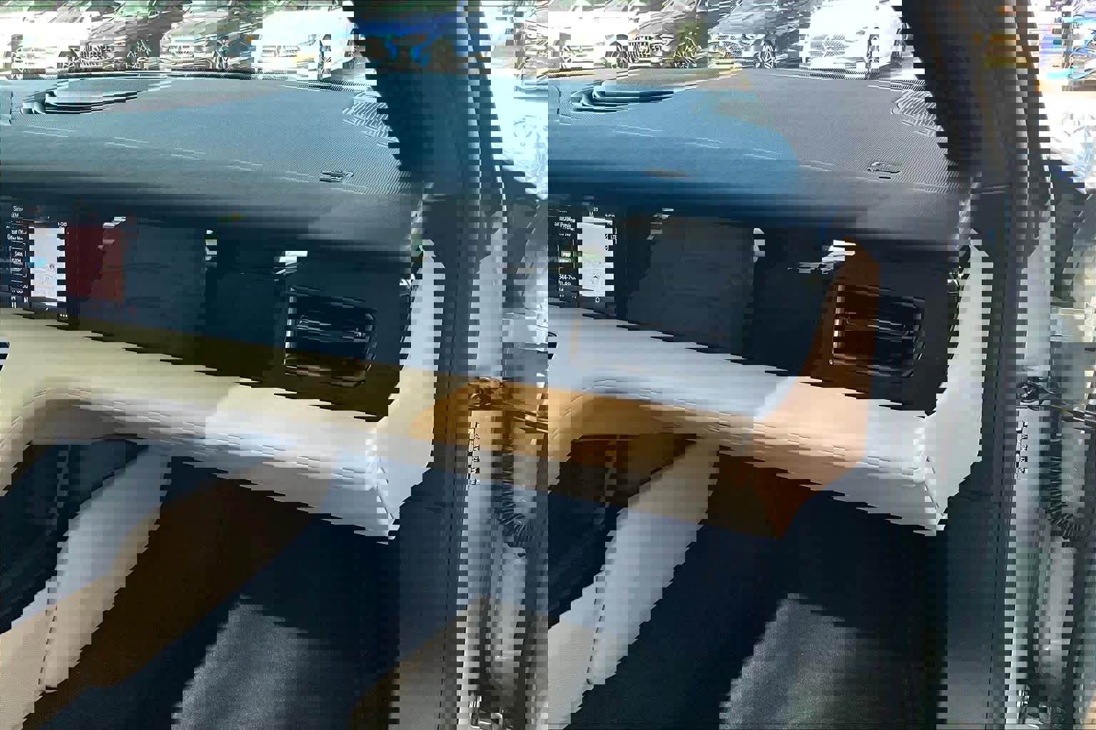 Used 2022 Porsche Taycan image 18