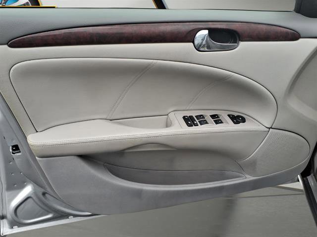 Used 2008 Buick Lucerne CXL image 8