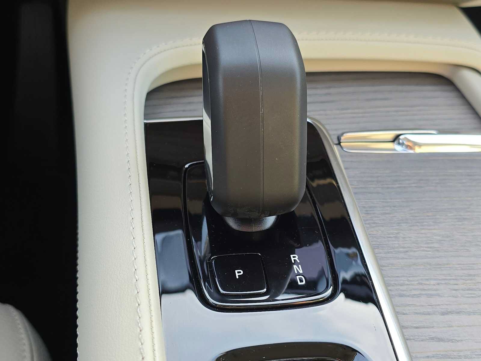 Certified 2024 Volvo XC90 T8 Plus w/ Protection Package Premier AWD/4WD image 32