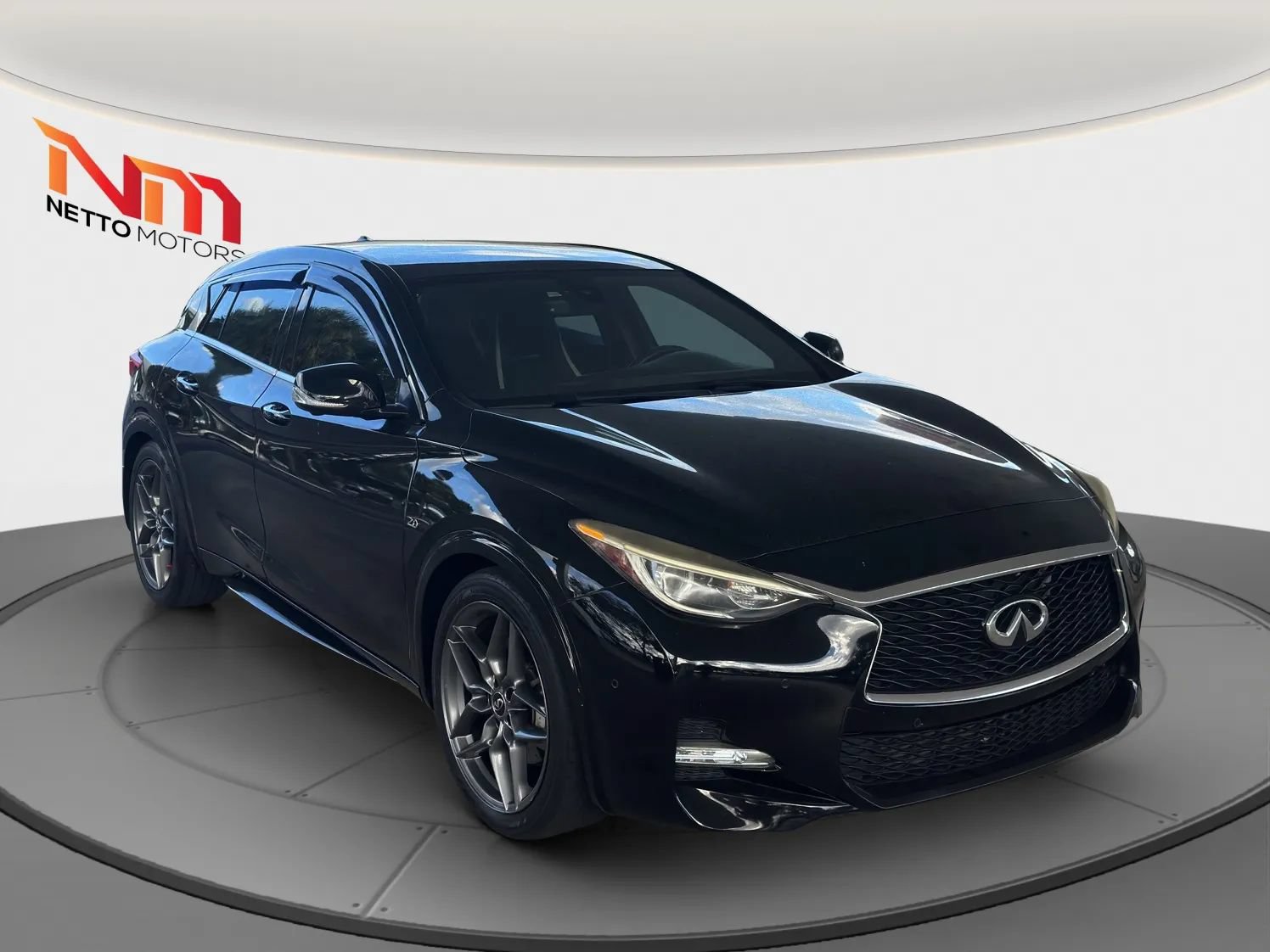 Used 2017 INFINITI QX30 Sport w/ Sport Leather Package FWD image 7