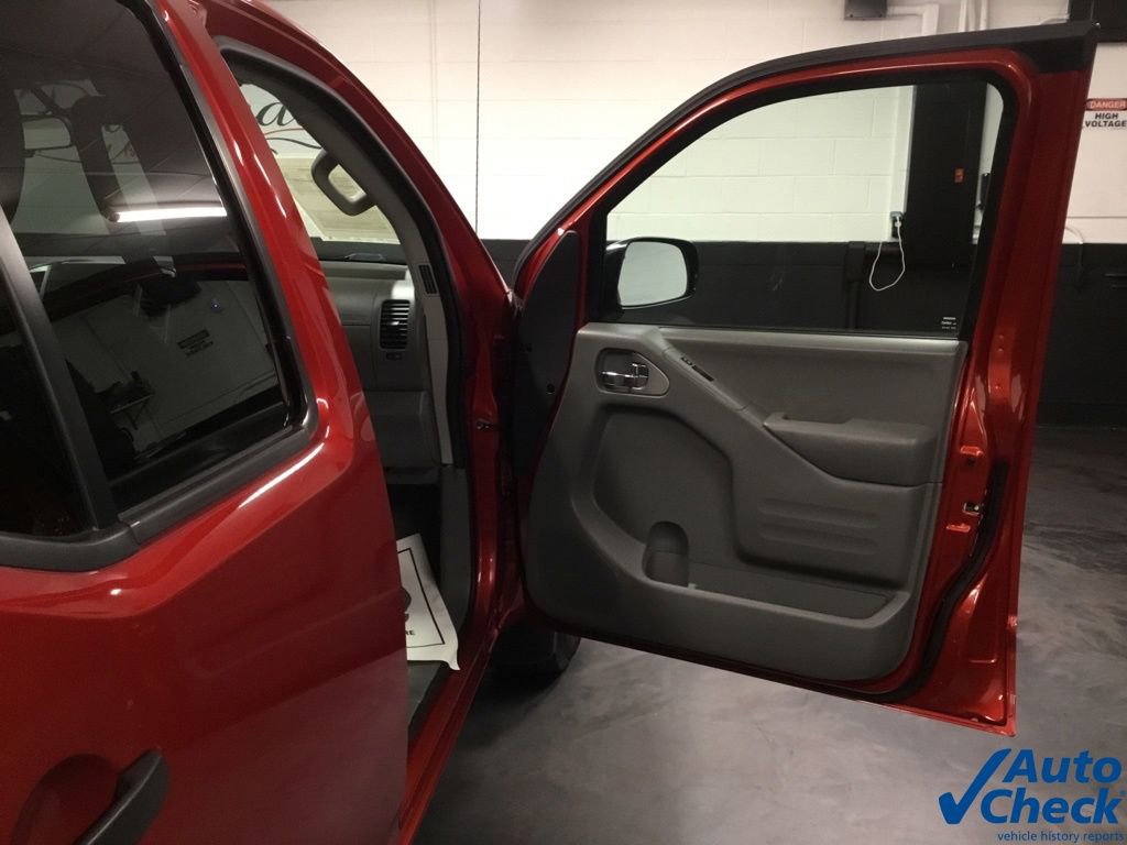 Used 2017 Nissan Frontier SV image 45