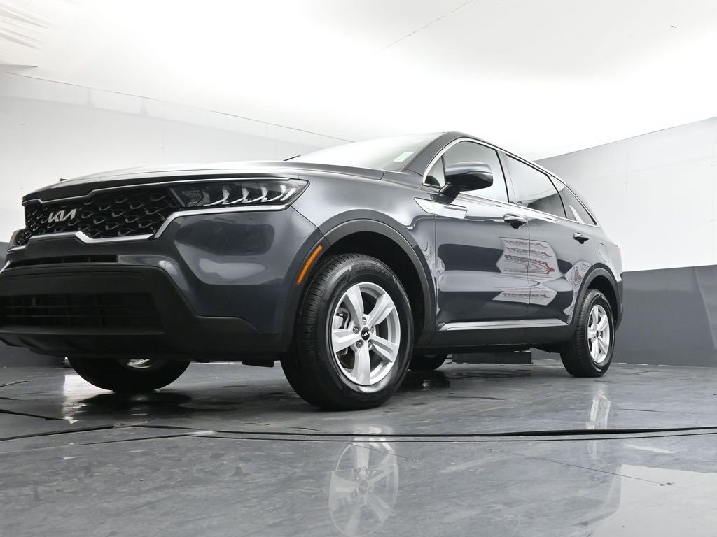 Used 2023 Kia Sorento LX image 37