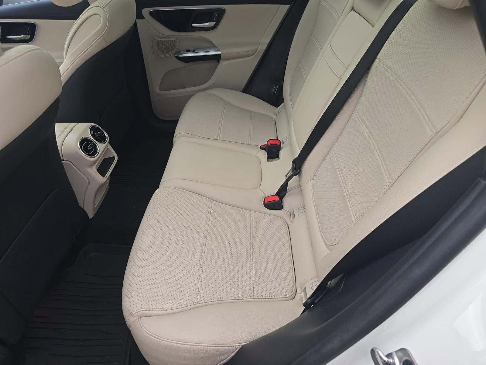 Used 2023 Mercedes-Benz GLC 300 image 9