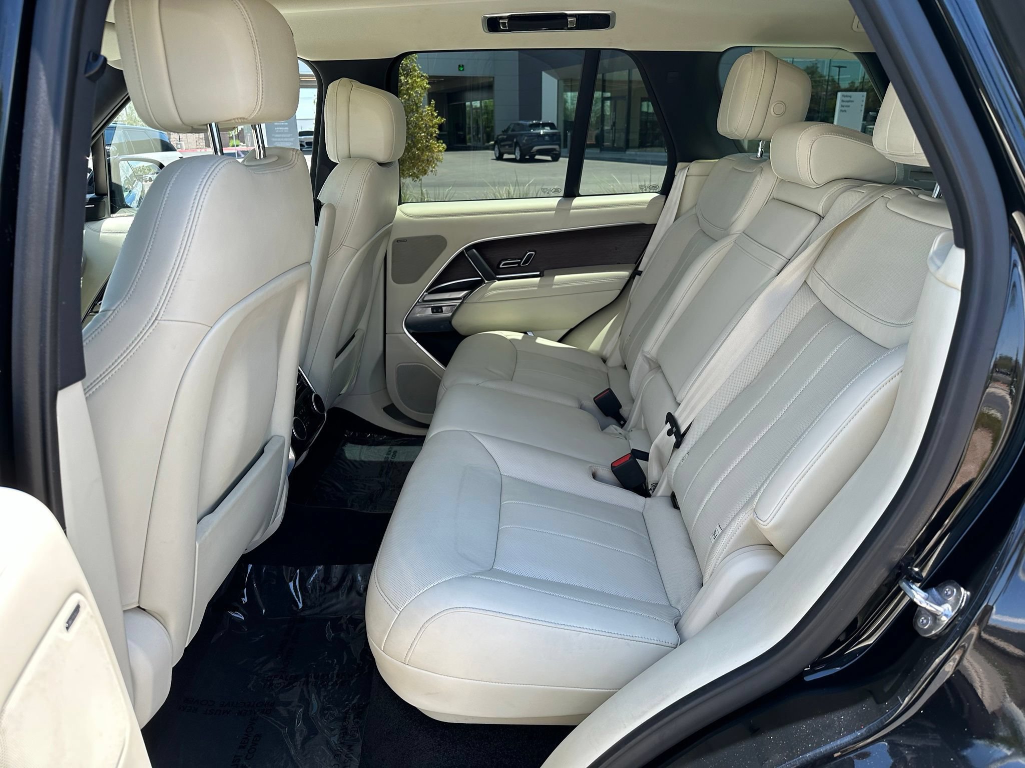Used 2023 Land Rover Range Rover SE AWD/4WD image 5