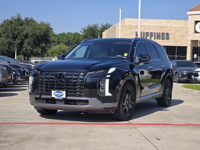 Used 2024 Hyundai Palisade Limited image 3