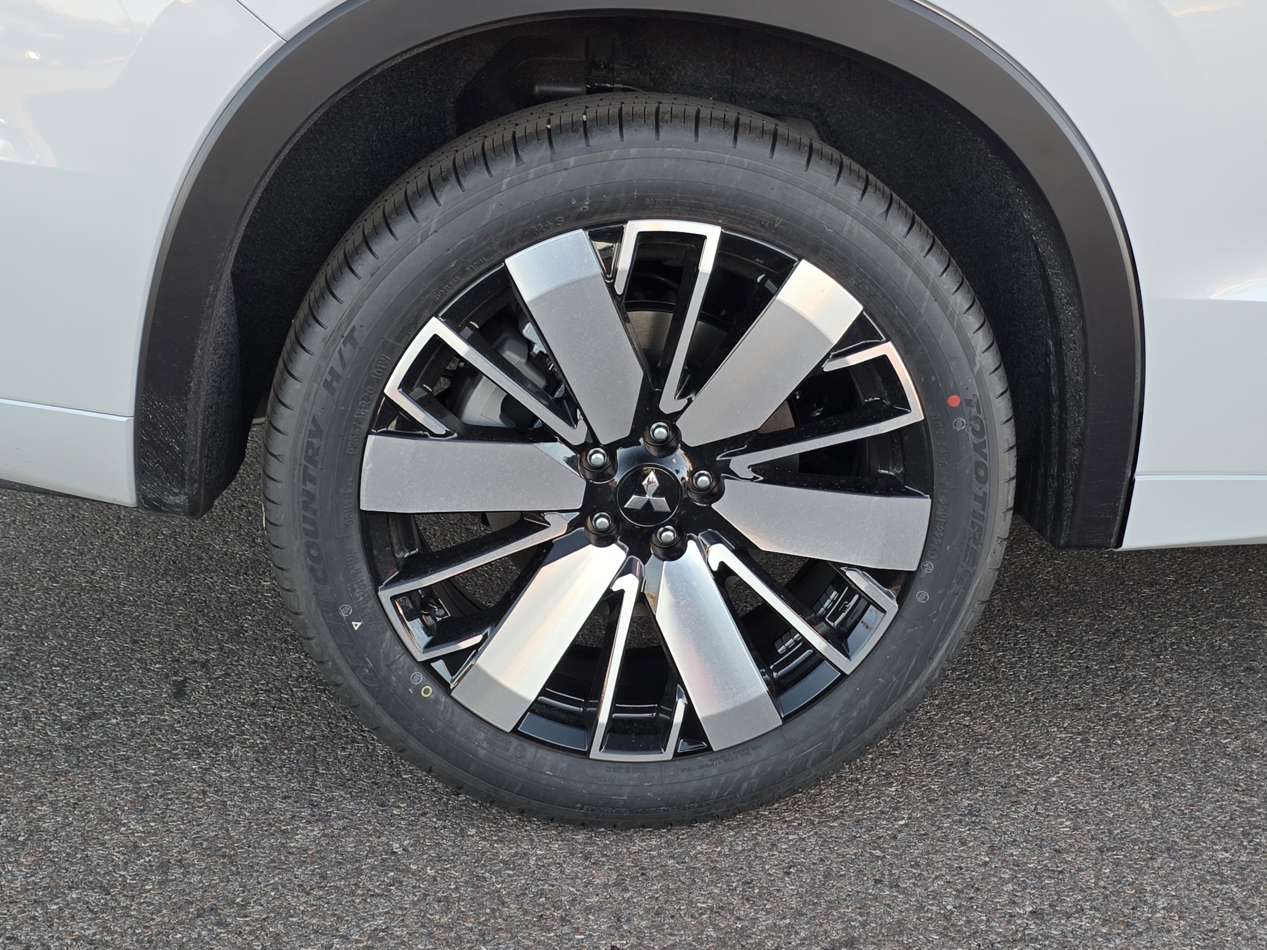 New 2026 Mitsubishi Outlander SEL image 9