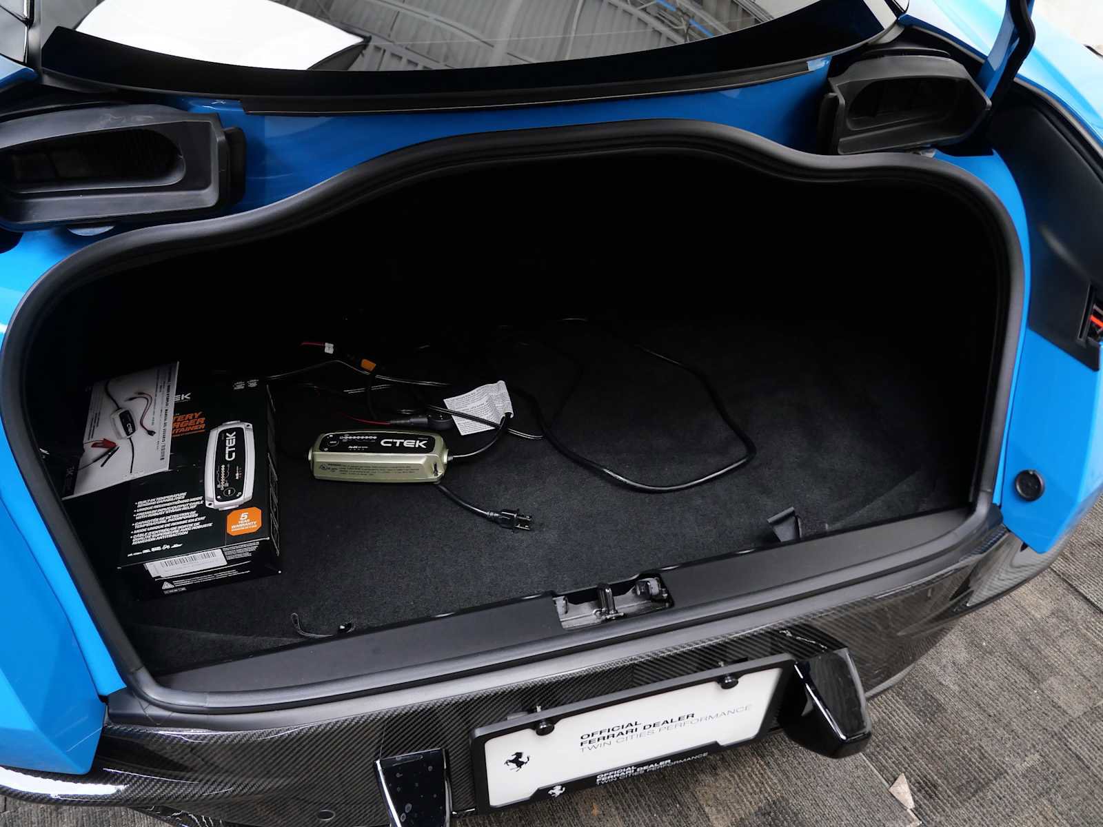 Used 2024 Aston Martin DB12 Coupe image 33