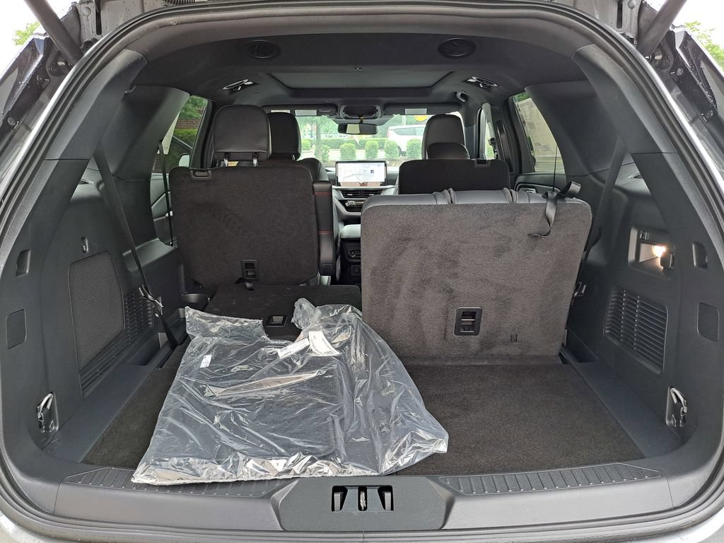 New 2026 Ford Explorer ST-Line w/ ST-Line Street Pack AWD/4WD image 14