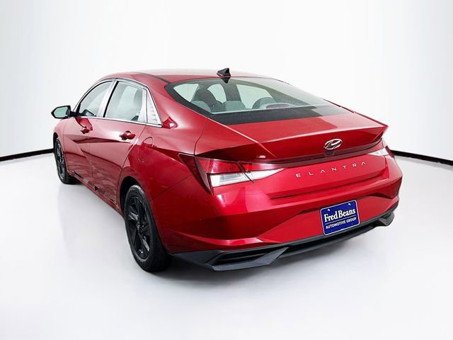 Used 2023 Hyundai Elantra SEL w/ Preferred Accessory Package image 4