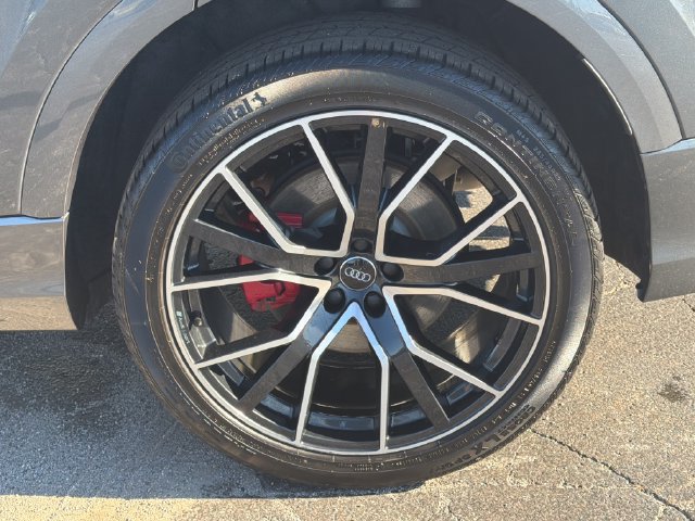 Used 2019 Audi Q8 Premium Plus w/ Premium Plus AWD/4WD image 18