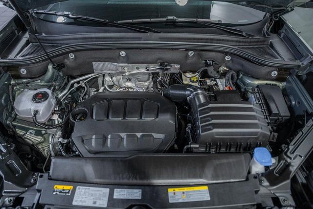 Used 2025 Volkswagen Atlas Peak Edition SE image 20