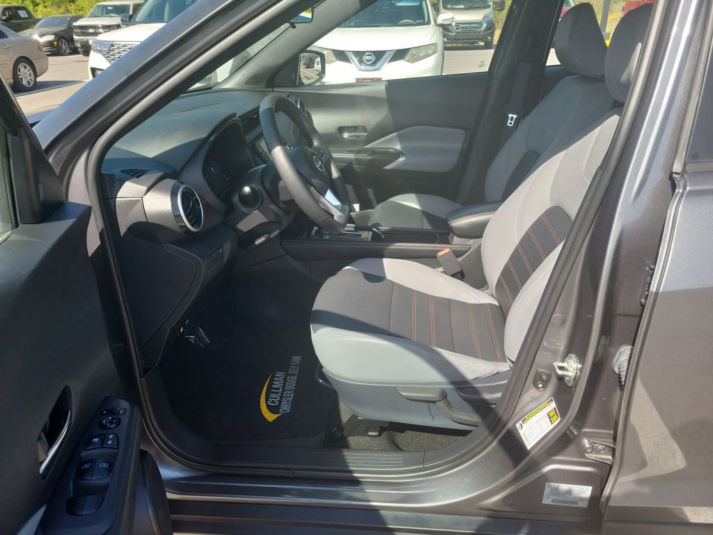 Used 2023 Nissan Kicks SR w/ SR Premium Package FWD image 26