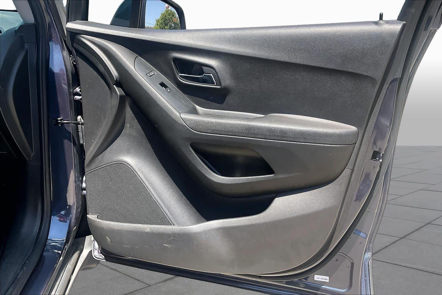 Used 2019 Chevrolet Trax LS w/ Tint and Cruise Package FWD image 22
