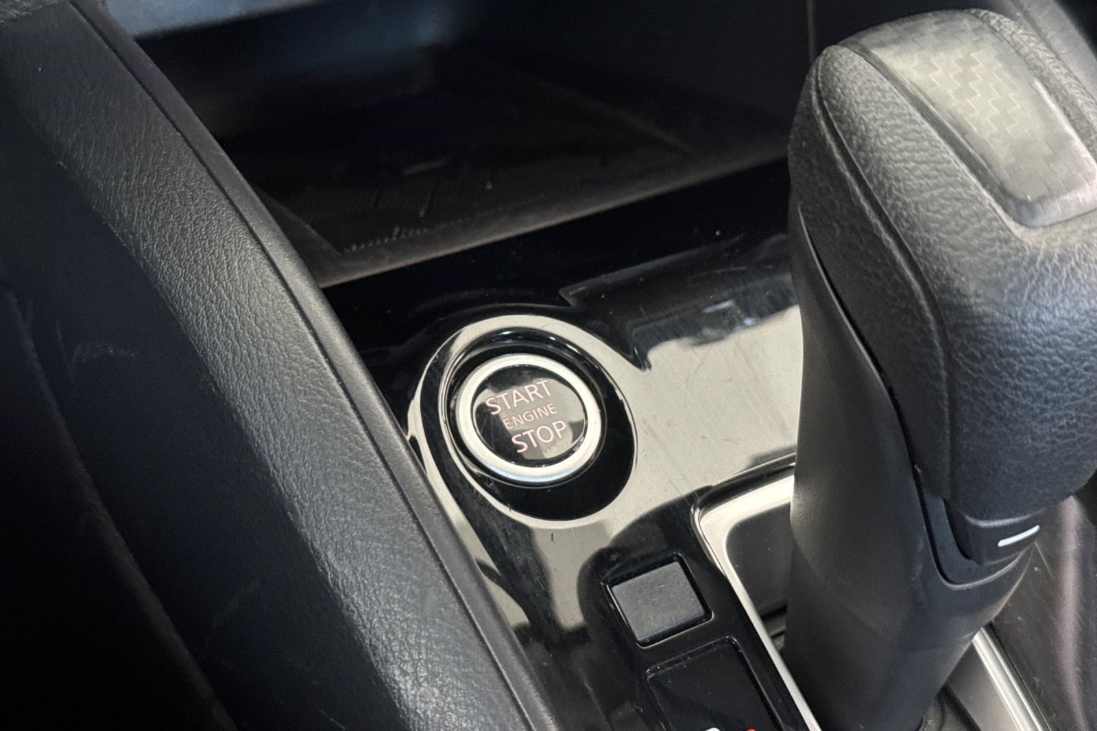 Used 2024 Nissan Versa SV FWD image 16
