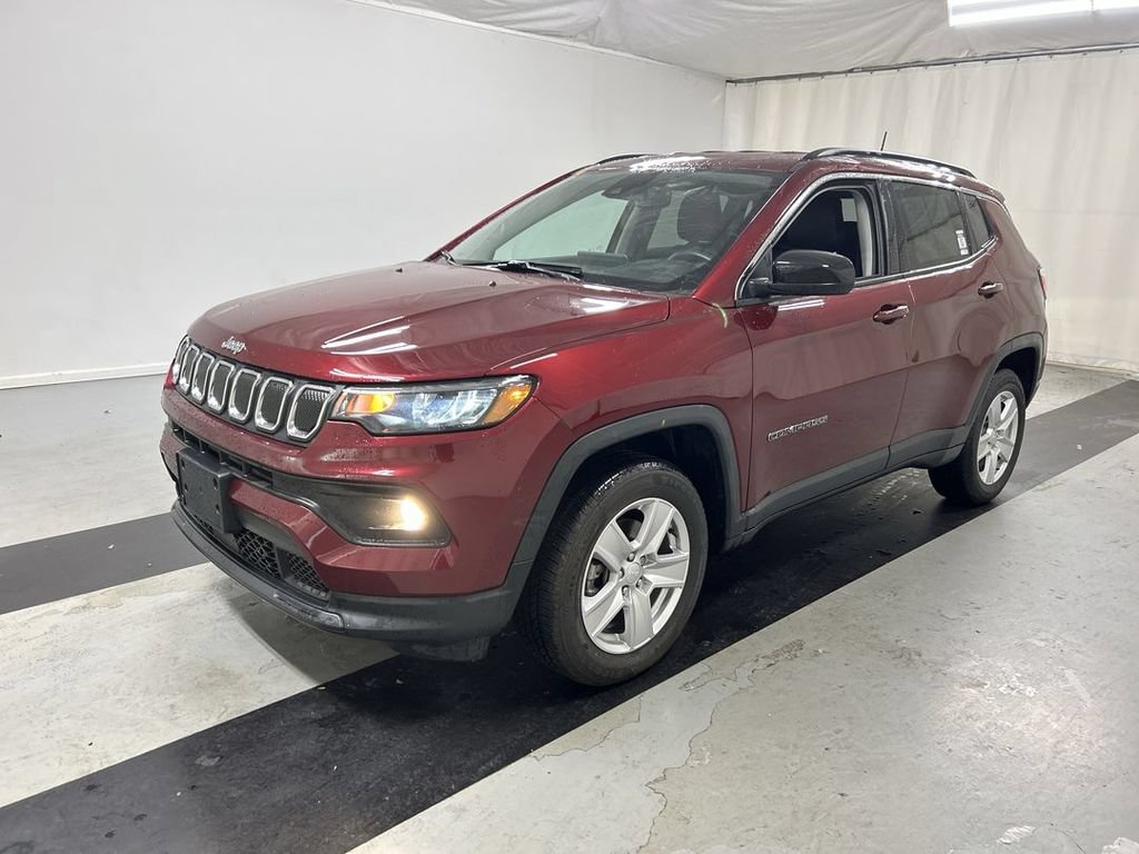Certified 2022 Jeep Compass Latitude w/ Convenience Group AWD/4WD image 1