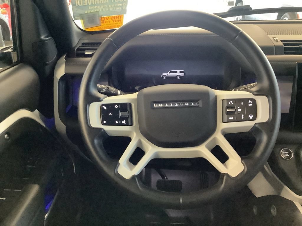 Used 2025 Land Rover Defender 130 X-Dynamic SE AWD/4WD image 12