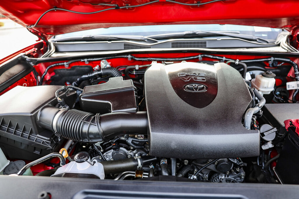 Certified 2018 Toyota Tacoma SR5 image 16