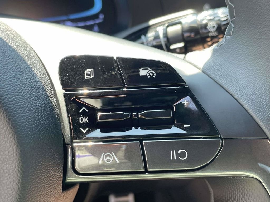 New 2026 Hyundai Elantra SEL Sport FWD image 24