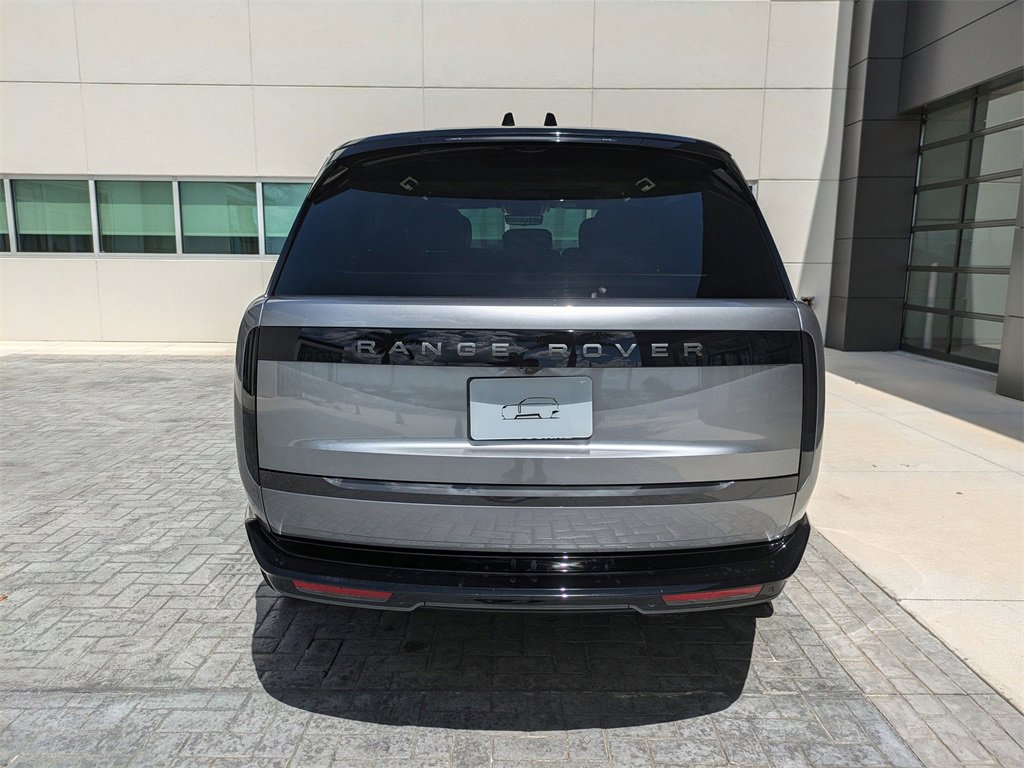 New 2025 Land Rover Range Rover Long Wheelbase SE image 5