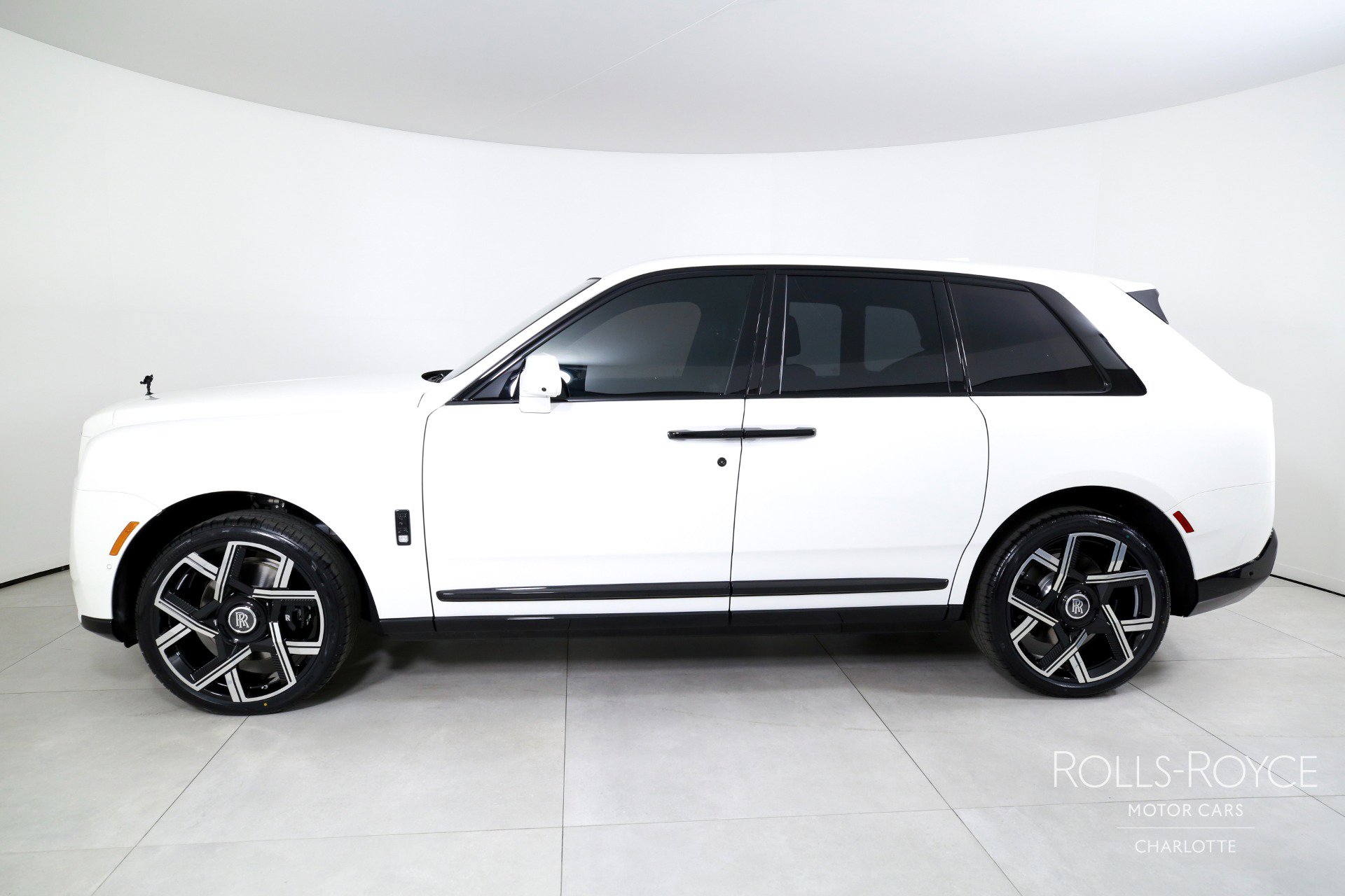 New 2026 Rolls-Royce Cullinan image 3
