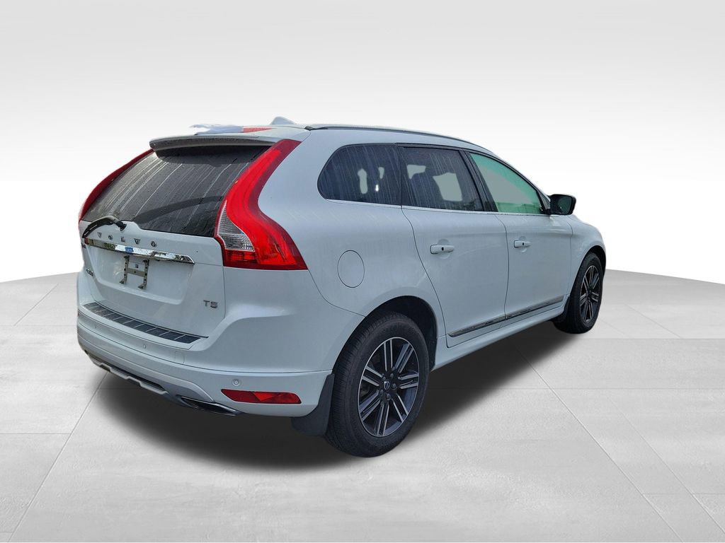 Used 2017 Volvo XC60 T5 Dynamic w/ Preferred Option Package image 12